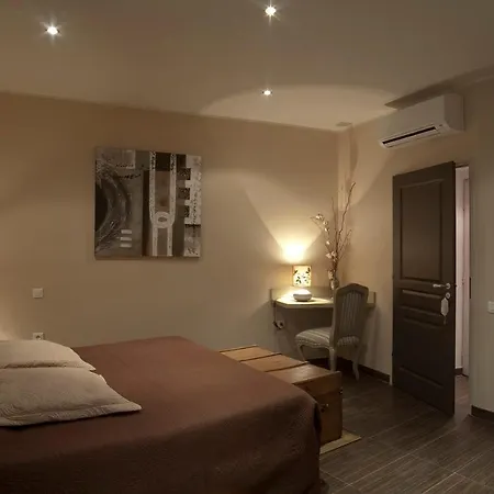 Demeure Du Pareur Bed & Breakfast 3*